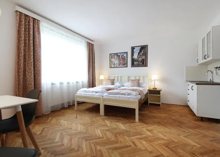 盖里斯特公寓 *